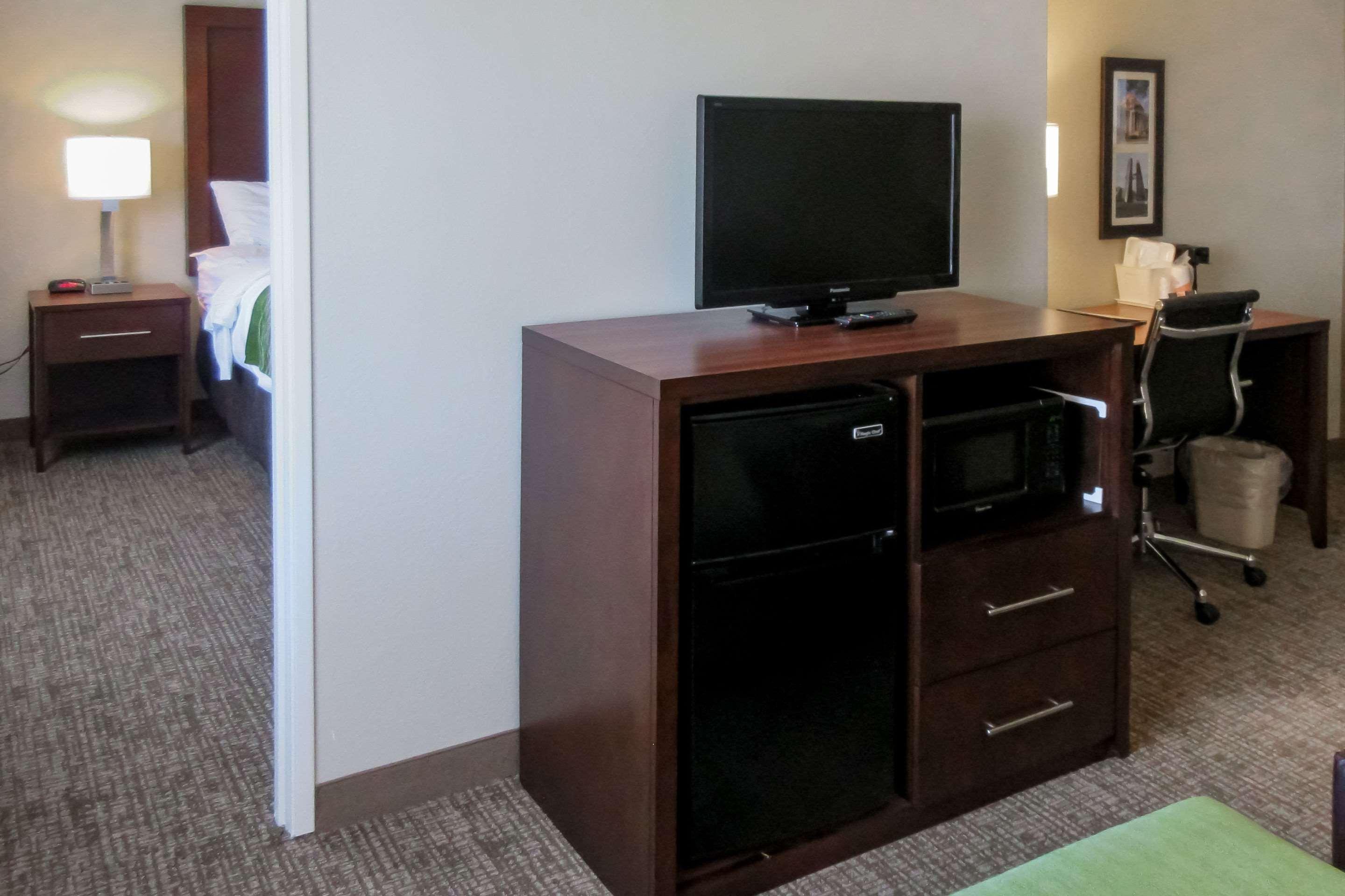 Comfort Inn & Suites Pueblo Eksteriør billede