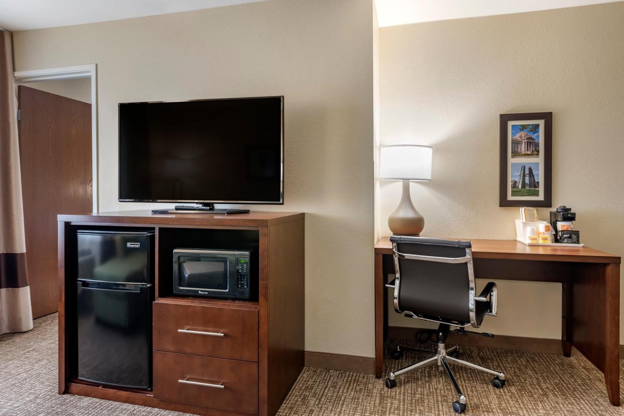 Comfort Inn & Suites Pueblo Eksteriør billede