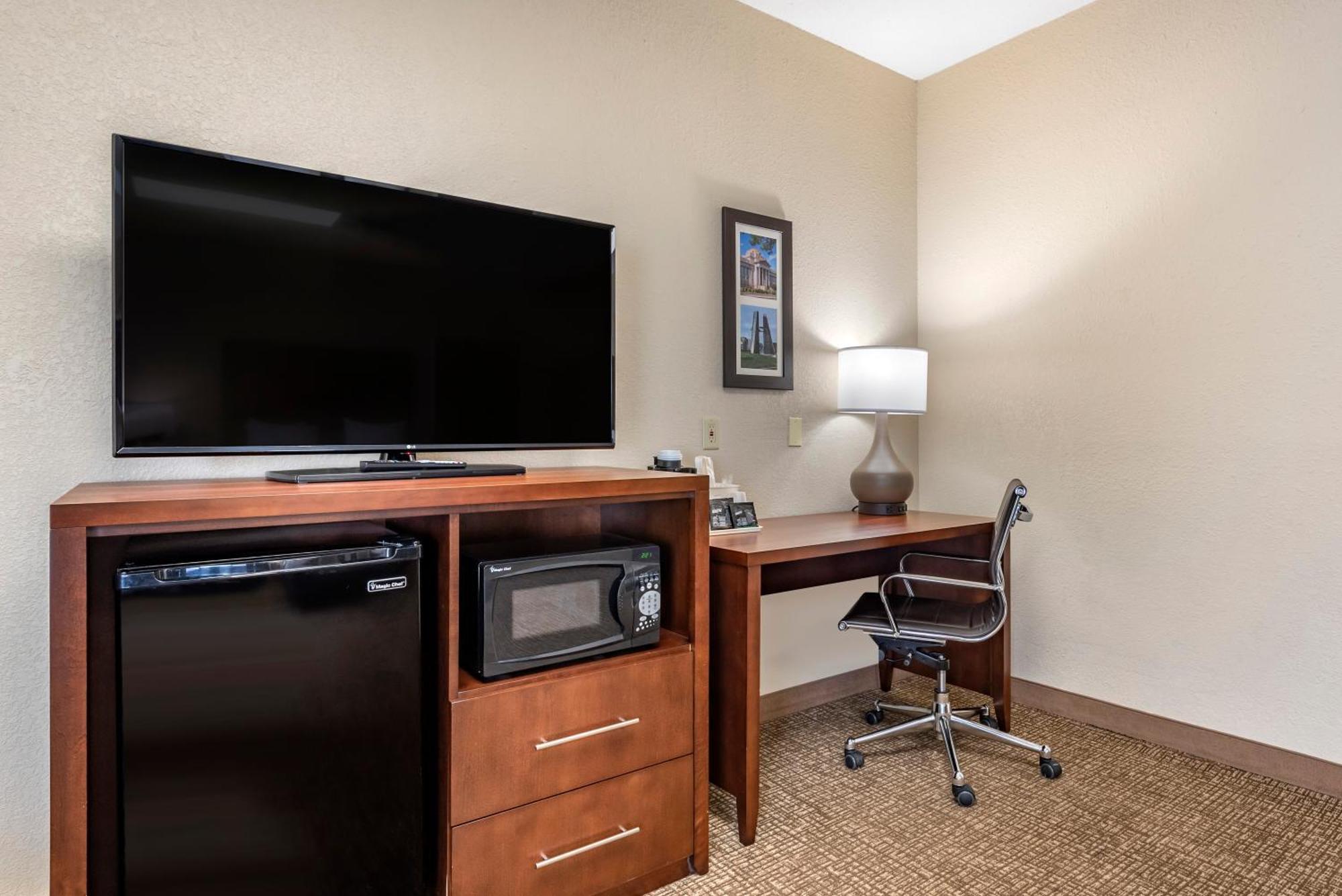 Comfort Inn & Suites Pueblo Eksteriør billede