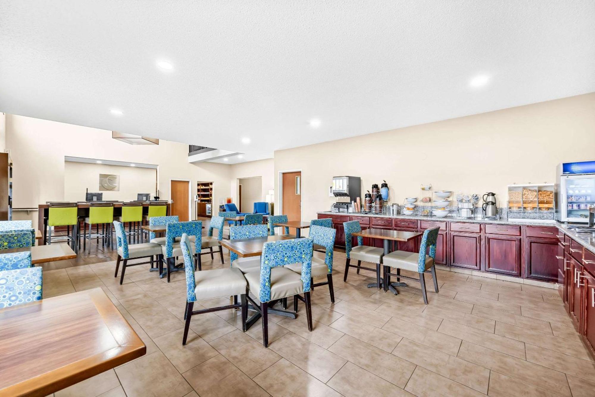 Comfort Inn & Suites Pueblo Eksteriør billede
