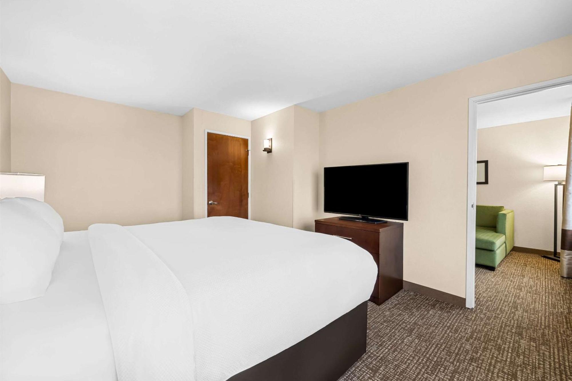 Comfort Inn & Suites Pueblo Eksteriør billede