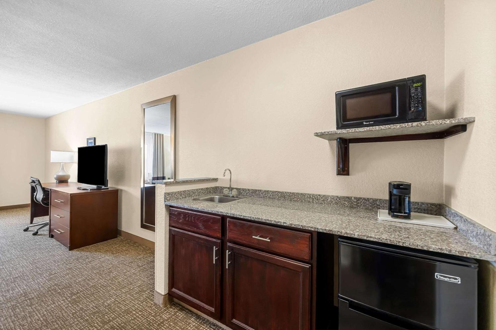 Comfort Inn & Suites Pueblo Eksteriør billede