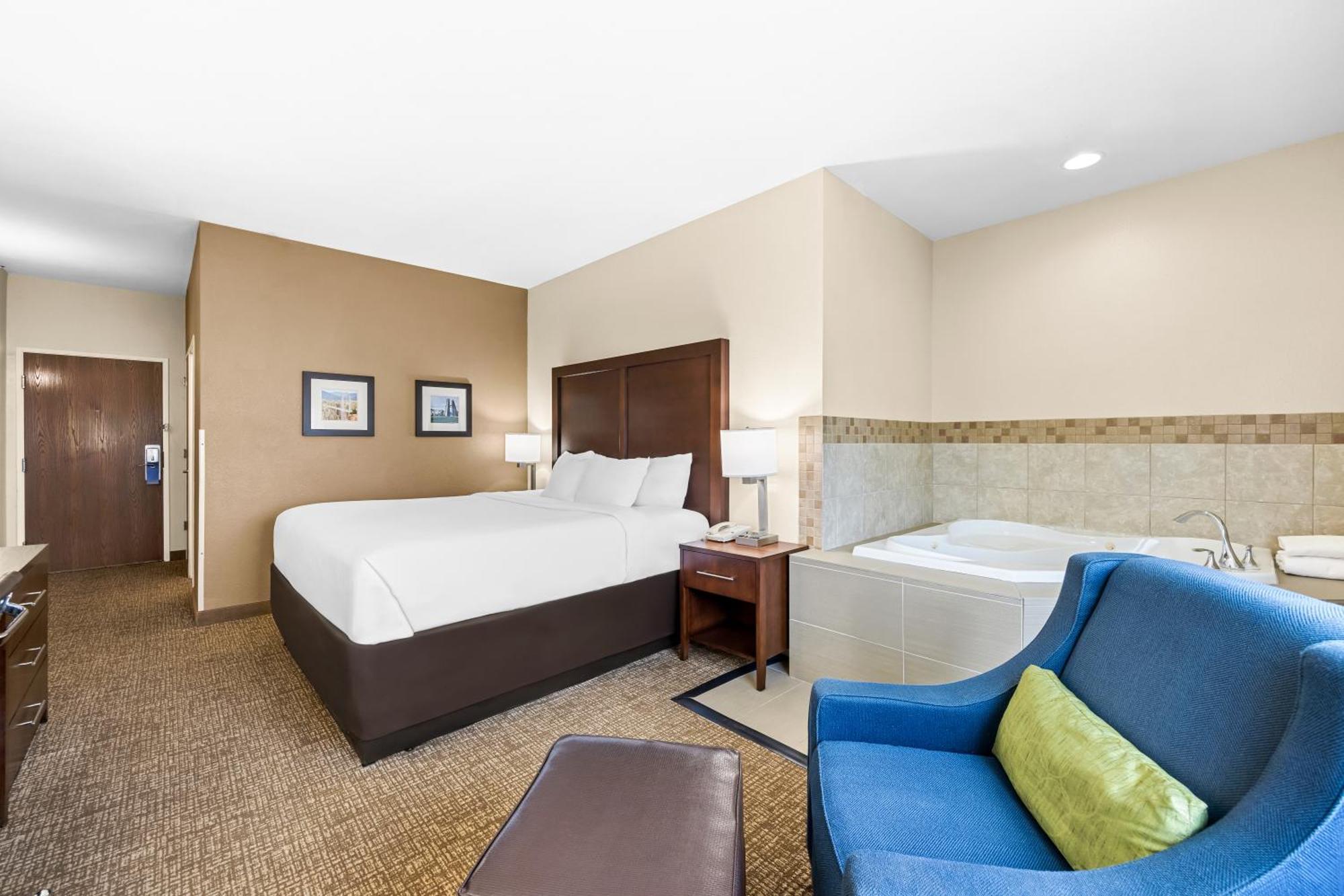 Comfort Inn & Suites Pueblo Eksteriør billede