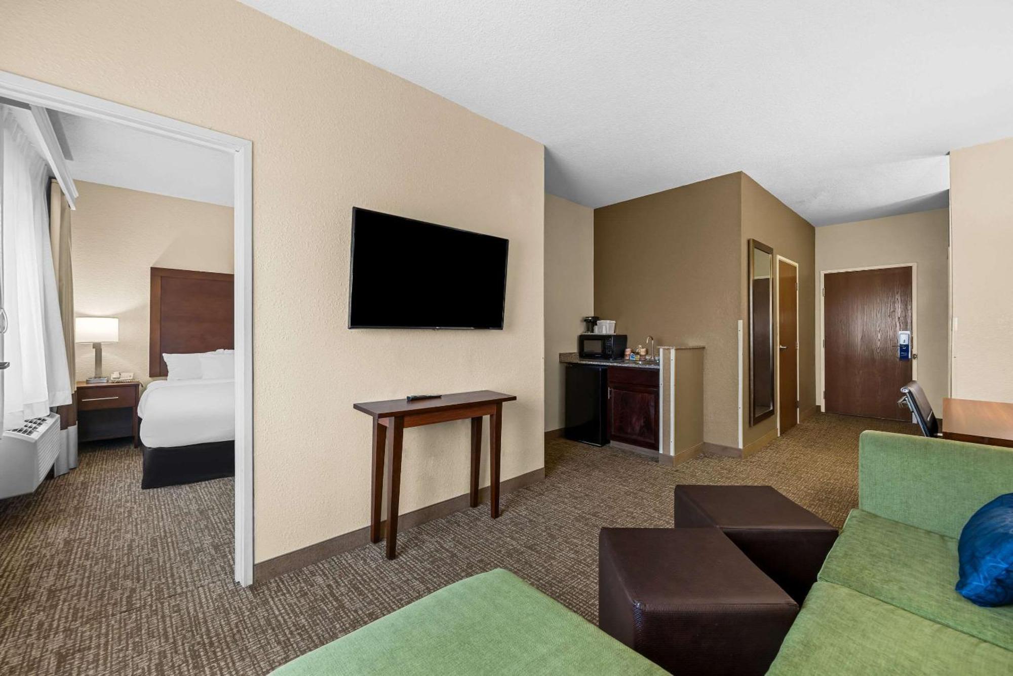 Comfort Inn & Suites Pueblo Eksteriør billede