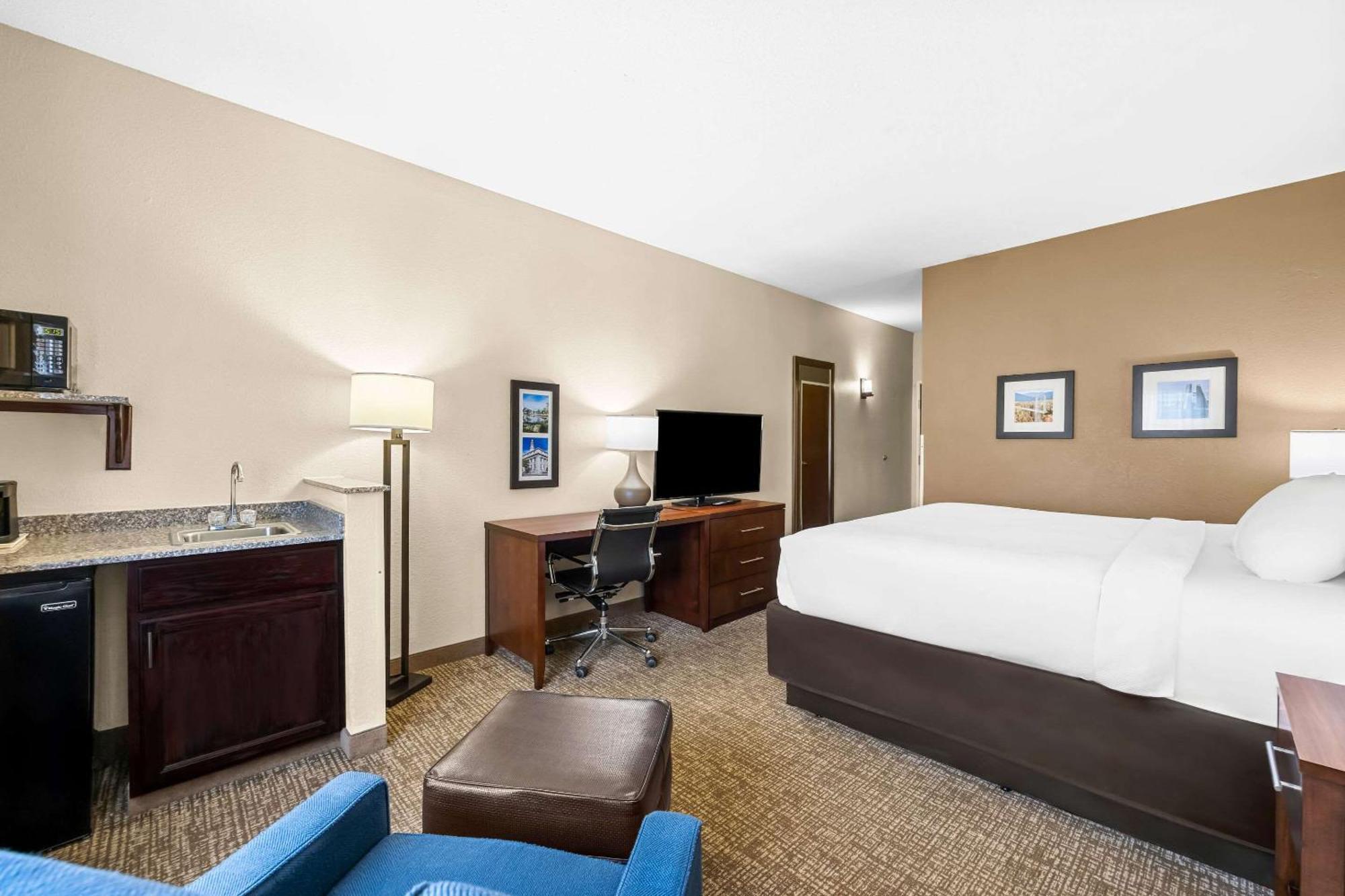 Comfort Inn & Suites Pueblo Eksteriør billede