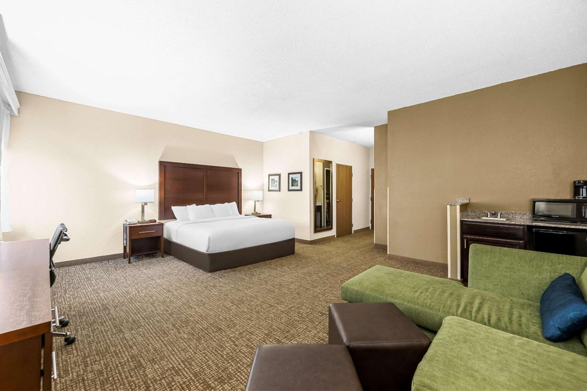 Comfort Inn & Suites Pueblo Eksteriør billede